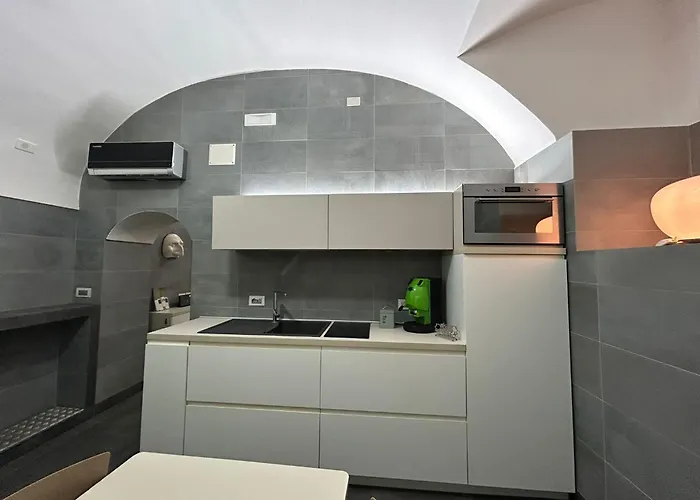 Conte Mezzocannone * Napoli