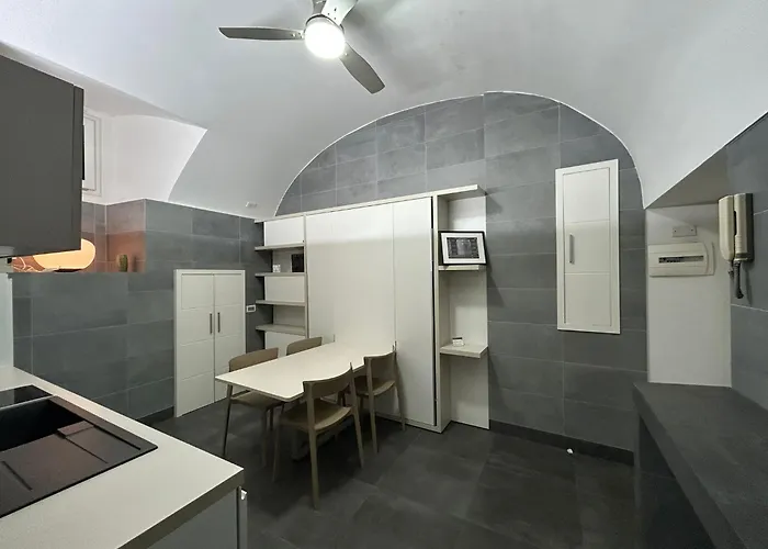 Conte Mezzocannone Napoli